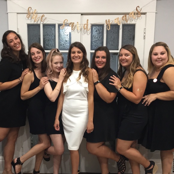 White mini dress. Good for bridal events. No stains only worn once! - Picture 5 of 5